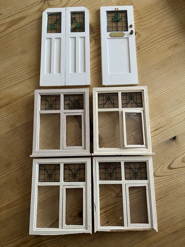Vintage dolls house - dolls,