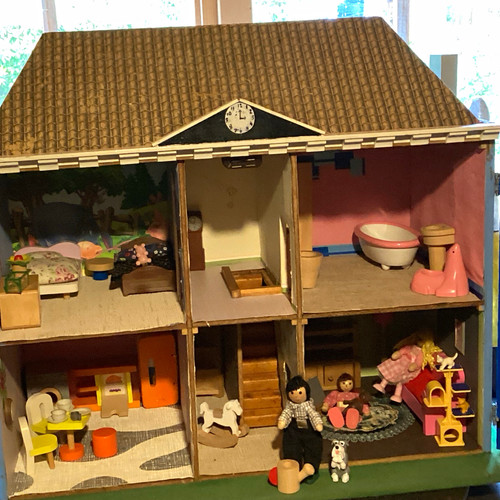 Wooden complete dolls house - dolls,