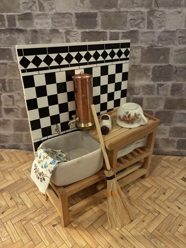 Dolls house scale - house,