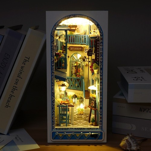 Diy book nook - nook, breeze