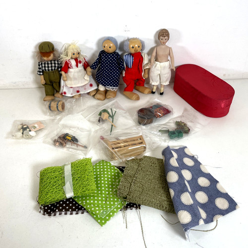Small bundle dolls - dolls, house
