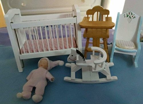 Wooden painted dolls - 1:12,