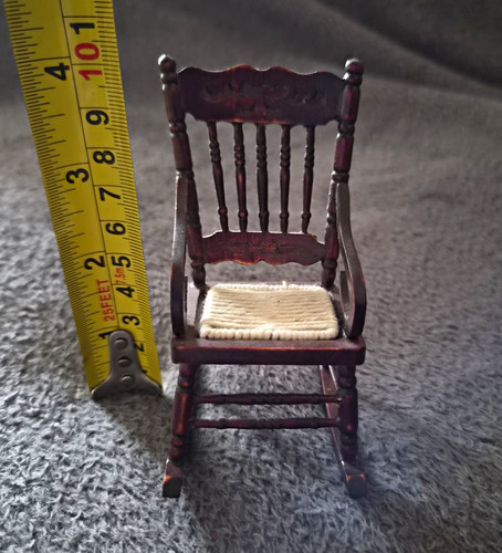 Dolls house miniature - dolls,