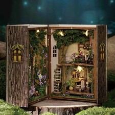 Miniature Wooden Doll House 3D