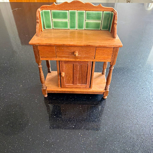 Dolls house miniature - 1:12,