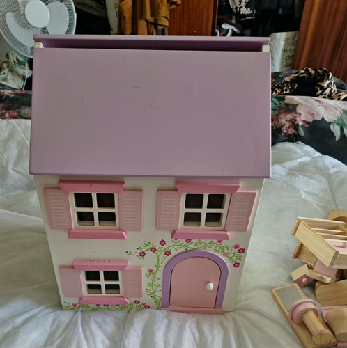 Wooden complete furnished - wooden,