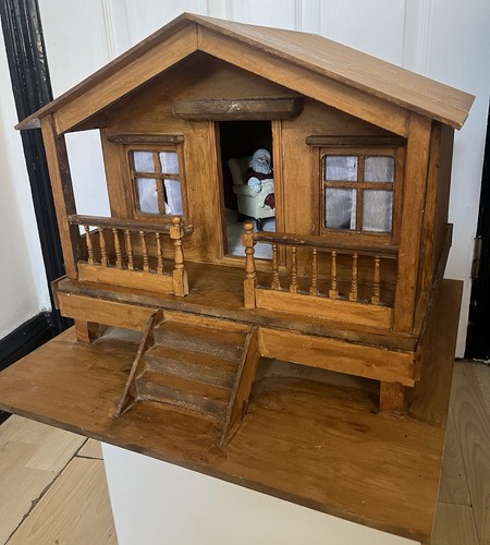 Vintage dolls house - dolls,