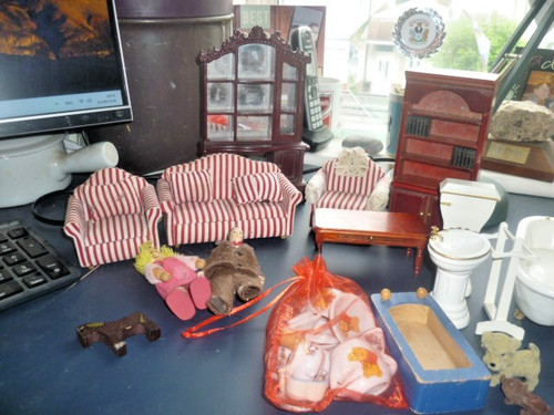 Vintage piece plus dolls - piece,