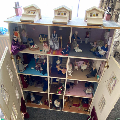 Large wooden 3 storey - 1:12,