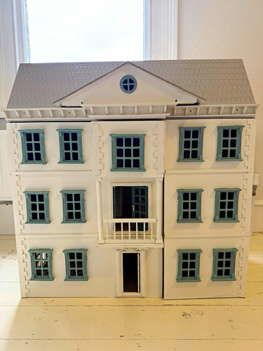 Wooden painted 3 storey - 1:12,